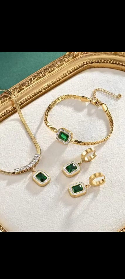 Zirconium Pendant Necklace set 18k Gold