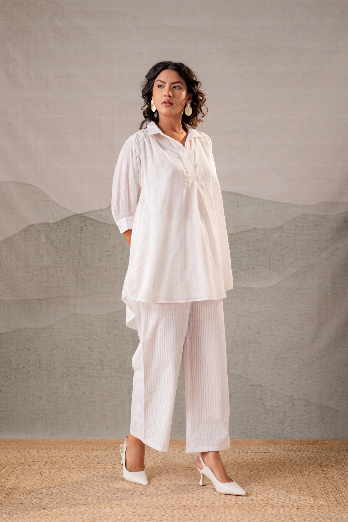 P14228white2 111409074899587_l