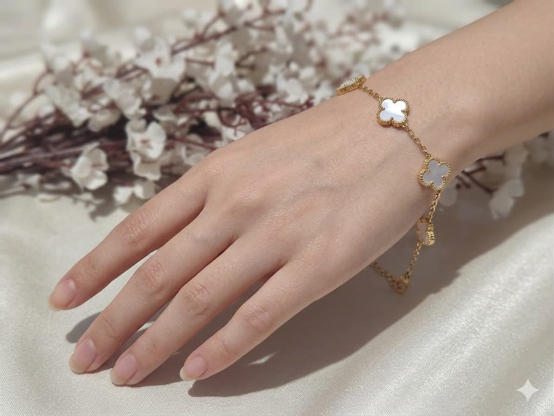 White Clover Anti-Tarnish Station Bracelet ✨