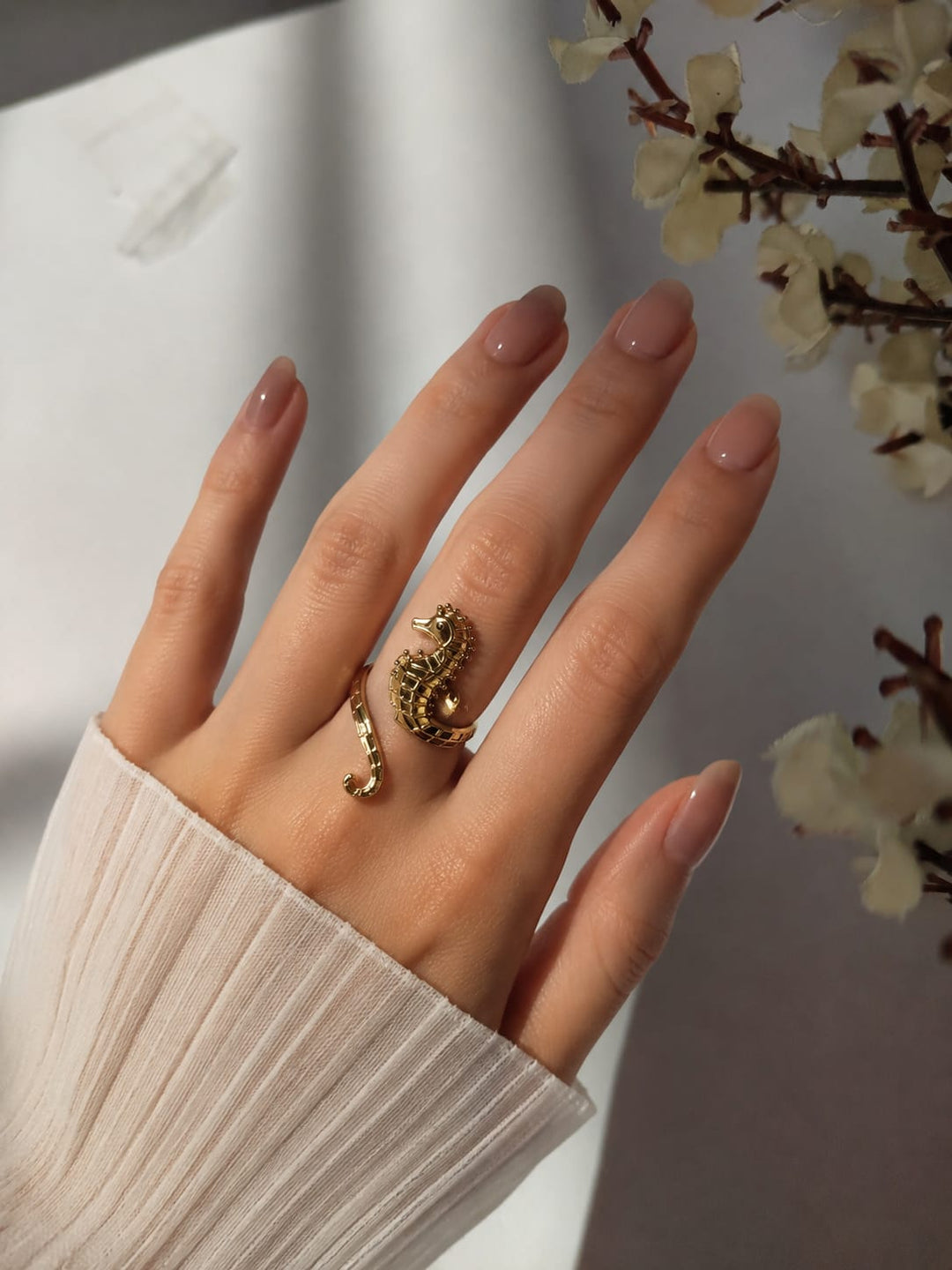 Elegant Seahorse Statement Ring ✨