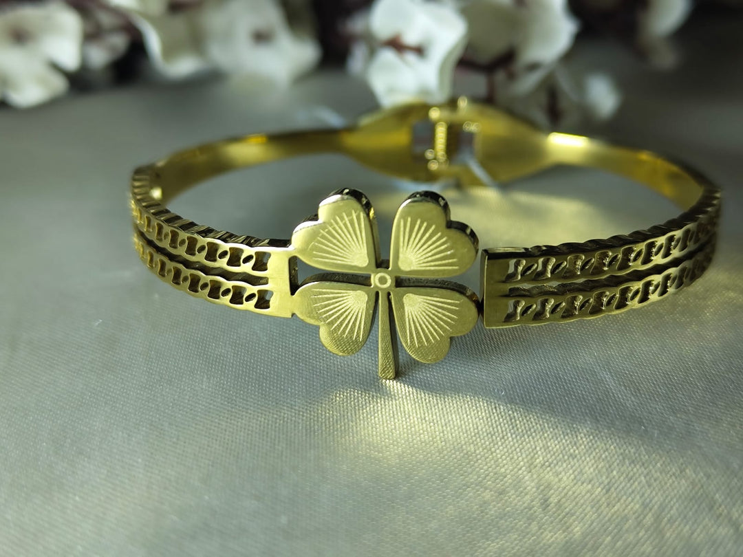 The Clover Charm Anti-Tarnish Kadaa