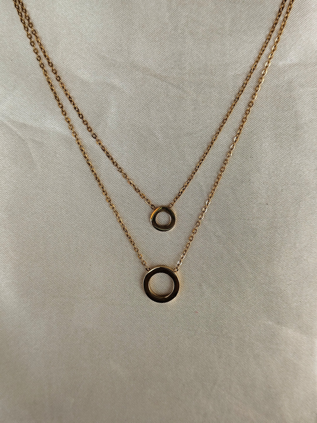 Elevate your everyday style with this elegant anti-tarnish double layer necklace ✨