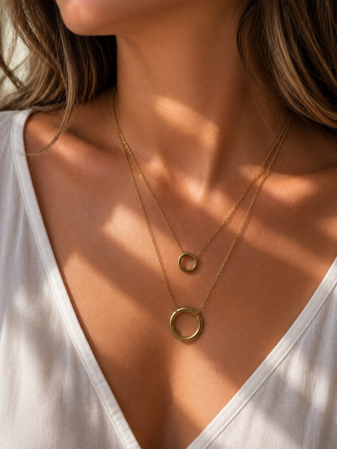 Elevate your everyday style with this elegant anti-tarnish double layer necklace ✨