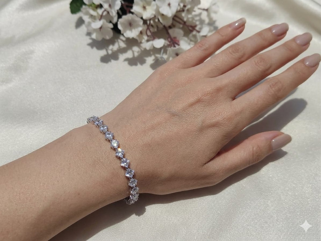 Elegant silver stone bracelet crafted with dazzling high-shine crystals for a timeless luxury look ✨