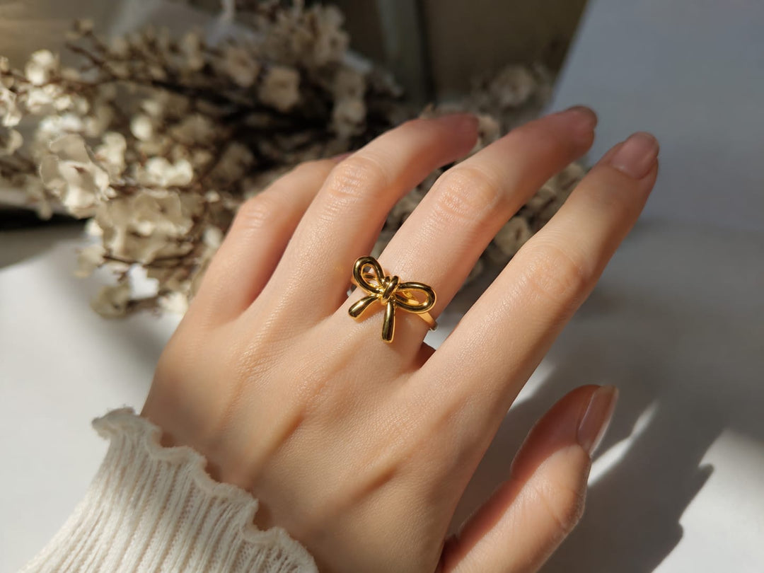 🎀 Elegant Bow Ring Description 🎀