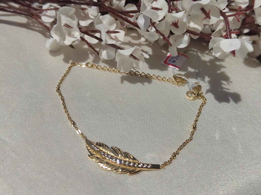 Golden Shimmer Feather Anti-Tarnish Bracelet 🪶✨