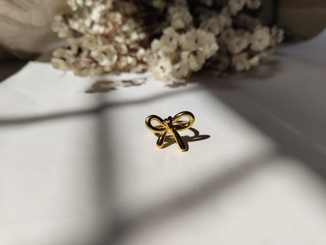 🎀 Elegant Bow Ring Description 🎀