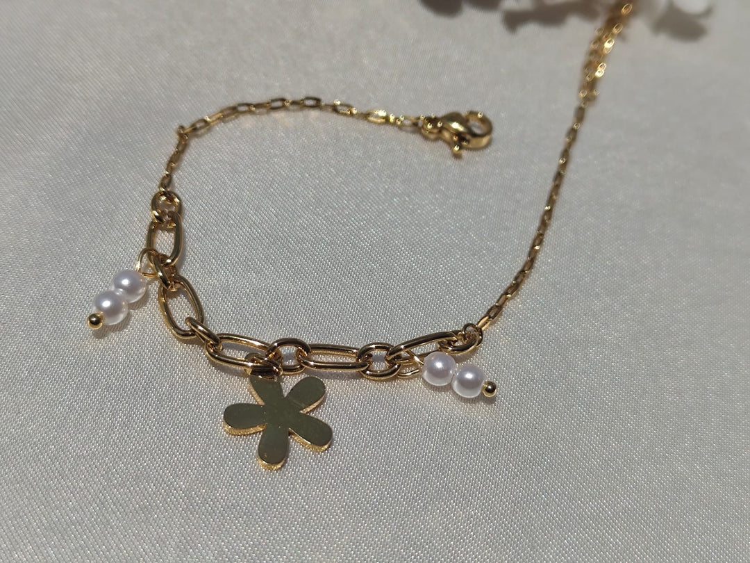 The Daisy & Pearl Link Bracelet ✨