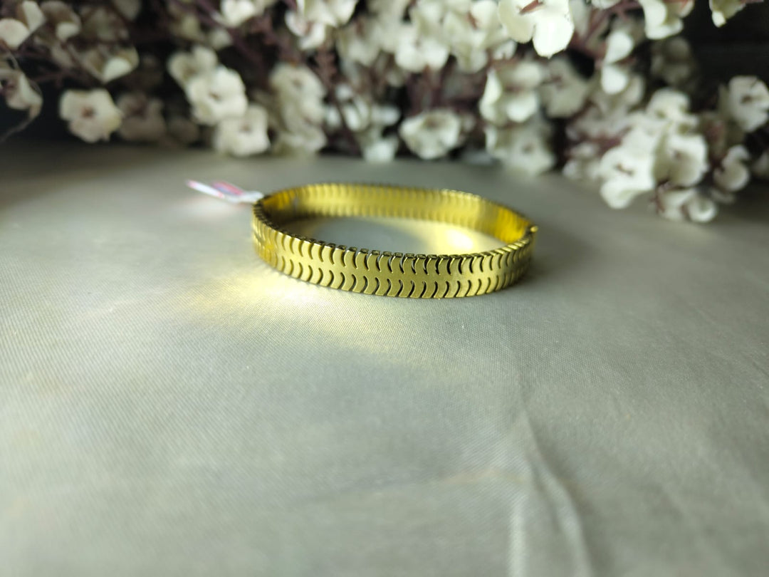 The Timeless Interlock Anti-Tarnish Kadaa