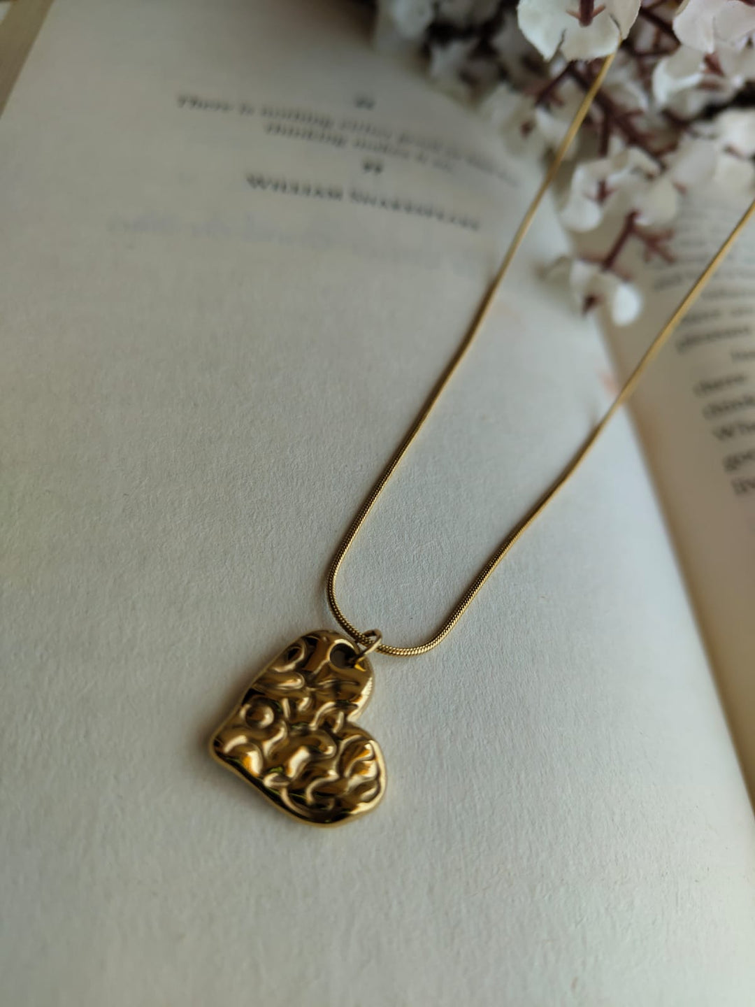 Stainless steel bumpy heart-shaped pendant and chain