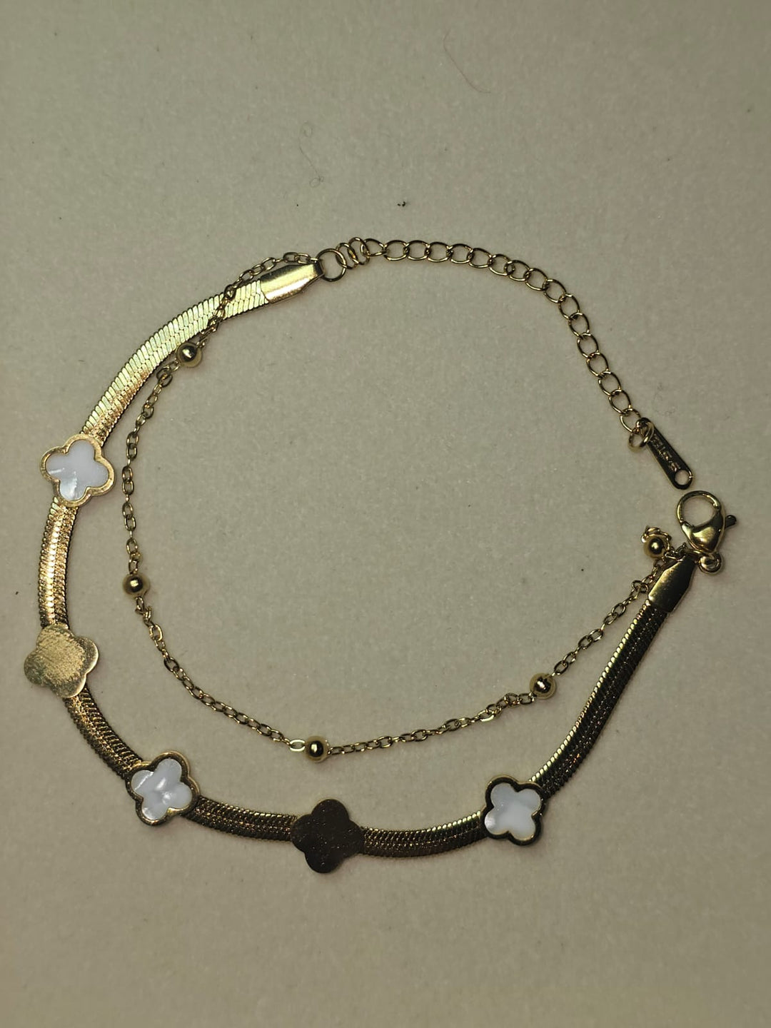 *Elegant Clover Dual-Layer Bracelet ✨**