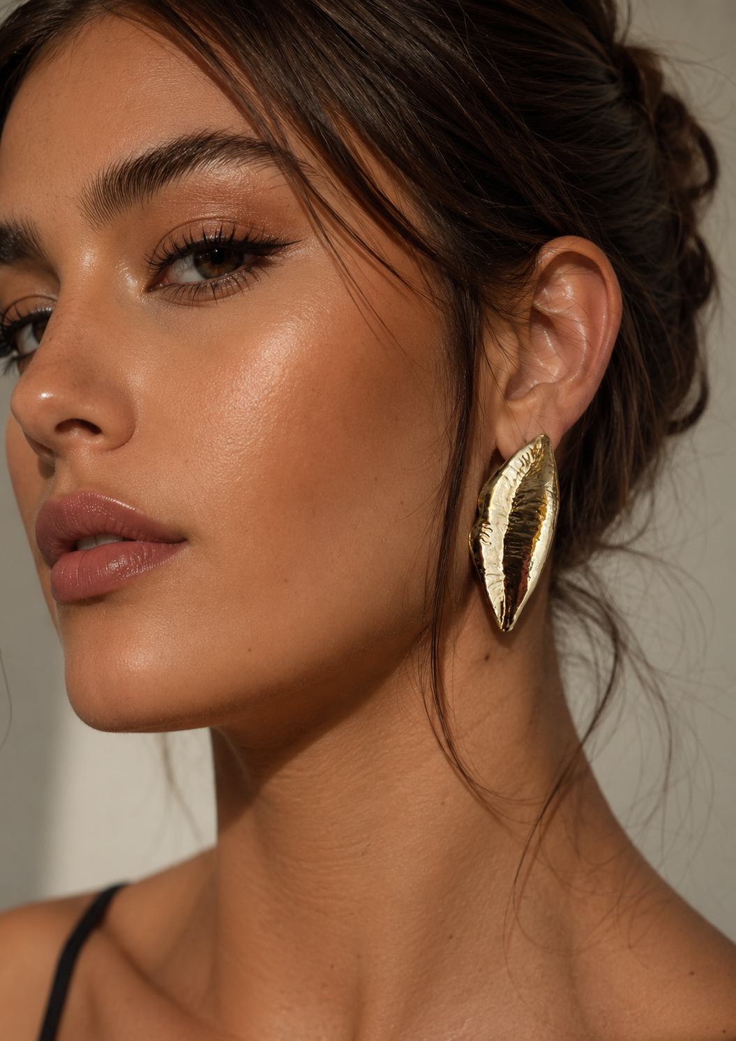 Surrealist lip motif,timeless studs earrings