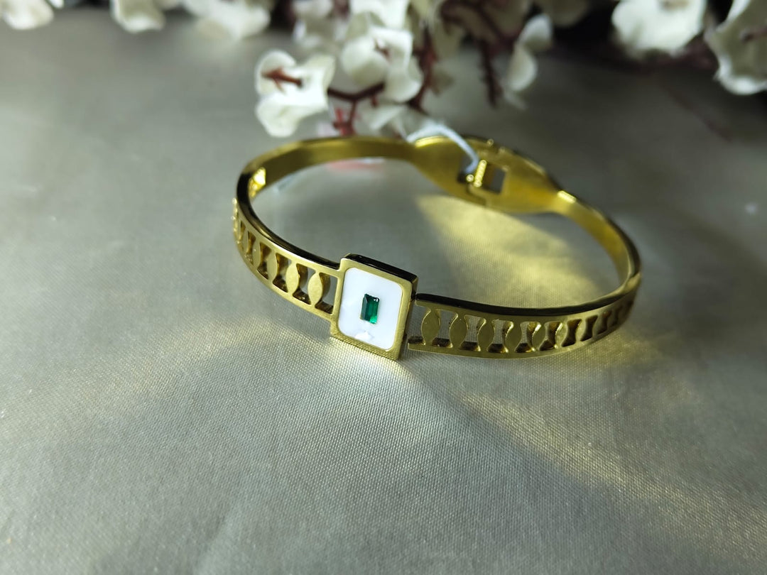 The Emerald Luxe Mother-of-Pearl Anti-Tarnish Kadaa