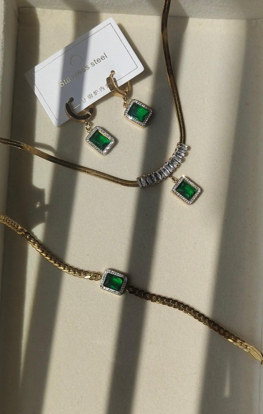 Zirconium Pendant Necklace set 18k Gold