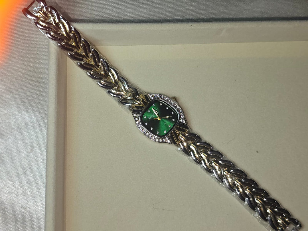 *Vintage Elegance Watch ✨**